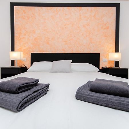 Orange Room Milan Bagian luar foto